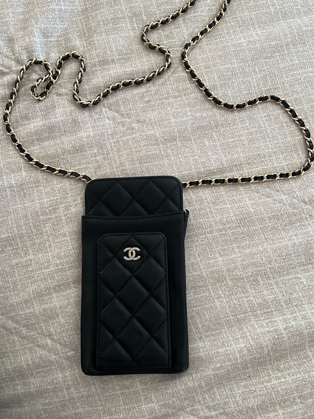 CHANEL Black Quilted Leather Crossbody Phone Pouch with Gold Chain